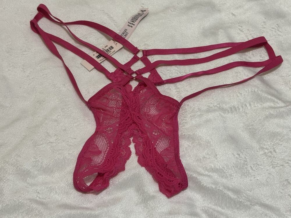 Victoria's Secret Very Sexy Strappy Lace Crotchless V-String Thong Panty Pink M